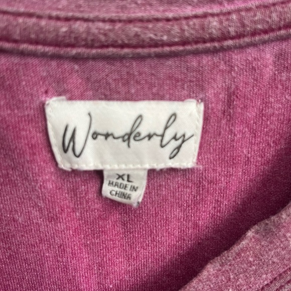 Cute Flowy top with buttons - Picture 2 of 2